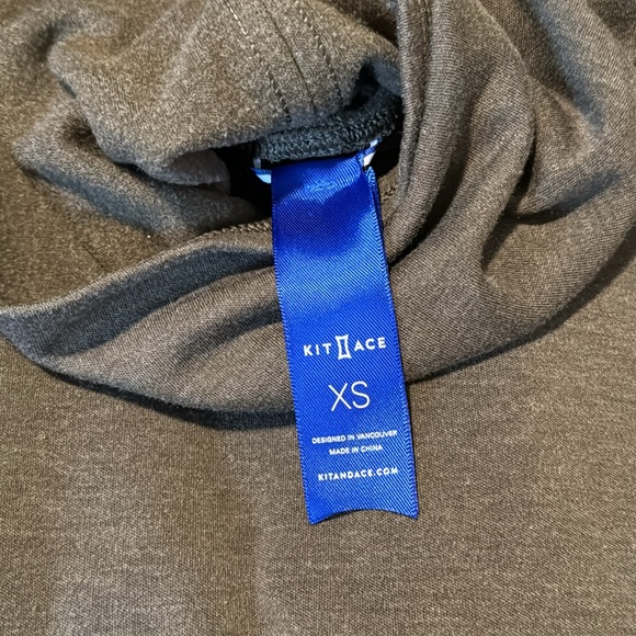 Burrow Turttleneck - Picture 6 of 6